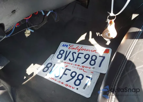 2001 Lincoln Town Car Executive from USA, damaged, VIN 1LNHM84W11Y632590